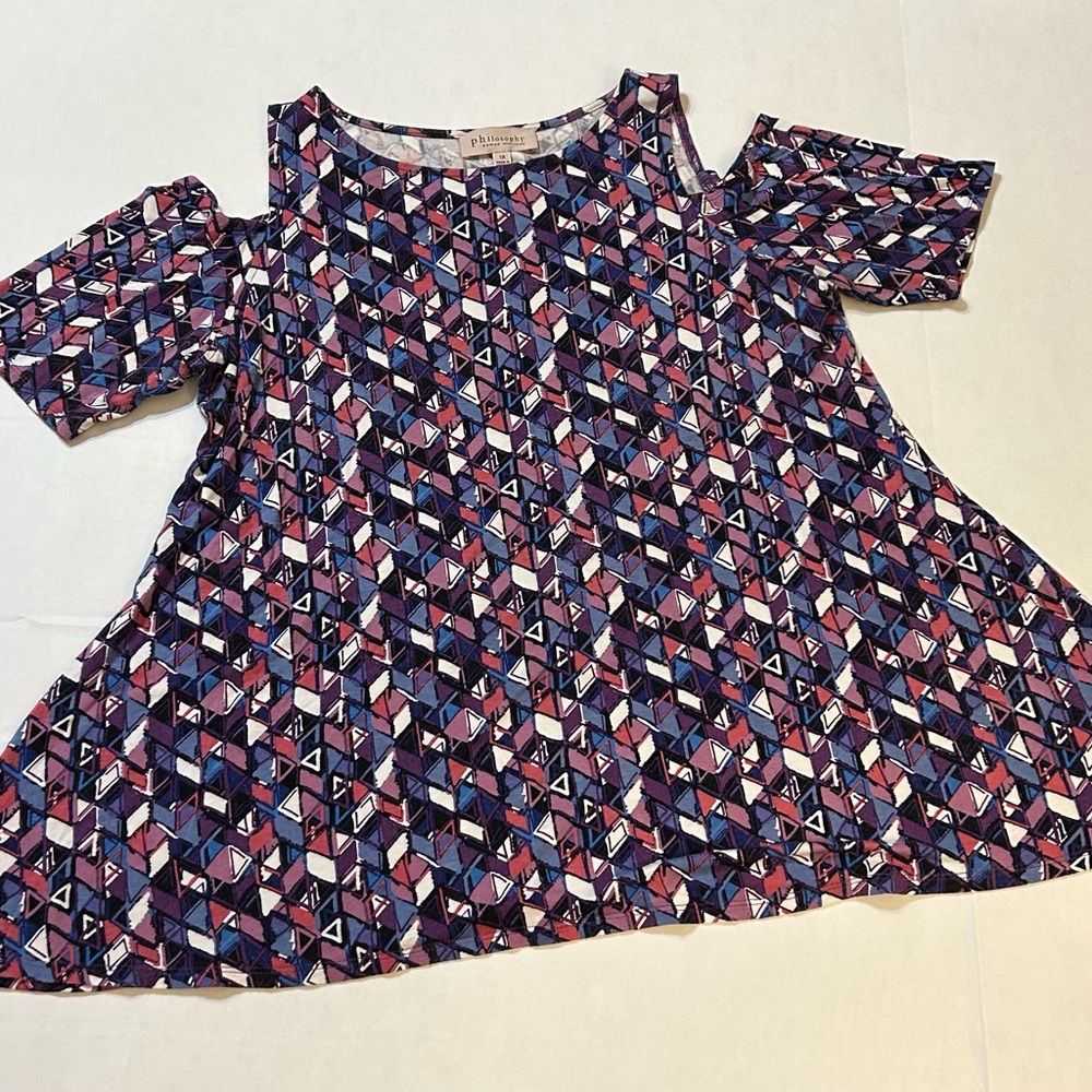 **CLEARANCE** EUC 1X Philosophy Cold Shoulder Top